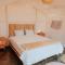 HappyNest Glamping and Villa Dieng