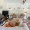 Stable Cottage - E5118