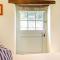 Stable Cottage - E5118