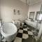 Tonis Cottage