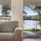 Lakeside - relaxed 3 BR waterfront retreat
