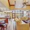 Lion Square Lodge East 313A