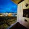 Mariners Cottage - Waters edge Fishermans Cottage, Harbour & Sea Views & Free Dedicated Parking
