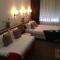 Burkes Hotel Motel