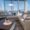 Schwimmendes Ferienhaus Antares One by Seeblick Ferien ORO, rundum Wasser, Sauna