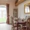 Apple Tree Barn- Uk40791