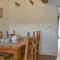 Apple Tree Barn- Uk40791