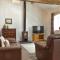 Apple Tree Barn- Uk40791