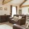 Apple Tree Barn- Uk40791
