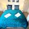 Nancies Place - - A BEAUTIFUL GEORGIAN DUPLEX APARTMENT - - Centre of Old Dartmouth Town - - ONSITE PRIVATE PARKING