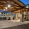 Red Feather Lodge/Hotel