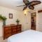 Kaleialoha 409 · KA 409 OceanFront 1BD Condo w Ocean Views Pool