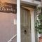 Ampolis Guest House