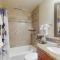 Lion Square Lodge South 556