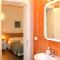The Green Gate - Airport Guest House