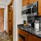 309 Studio Spruce Peak Lodge Base of Stowe Mt Resort Sleeps 4