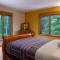 La Romane Stylish forest chalet w spa