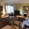 Cosy 3 Bedroom House on Cornish estate with pool