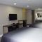 Super 8 by Wyndham Visalia