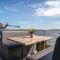 Tiny houseboat Uitgeest I