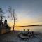 LAKESIDE AURORA CABINS