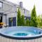 Słoneczny Chełm - Apartamenty w górach, Prywatna sauna jacuzzi balia w cenie, Spa, Grill, Stok narciarski Myślenice, Ścieżki rowerowe, Rzeka Raba, Widok na Tatry
