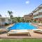Ocean Parade 5 - Pool, Spa, Beach, Sleeps 5, Affordable