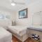 Absolute Beachfront Apartments 3T