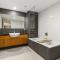 Executive Unit with Pool and Gym near Riverfront