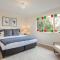 Stunning Katoomba Home with Lush Garden&Playground