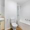 Chic 2-Bed Apartment near Albert Park & Chapel St