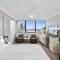 Central Brisbane Studio with Stunning River Views