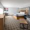 AmericInn by Wyndham Douglas/Saugatuck