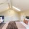 Exquisite Central Townhome with Spacious Loft and Gourmet Kitchen