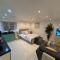Beautiful One Bed Studio Flat - Dog Friendly