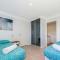 Oceans Waves - Luxury Apartment with ocean views
