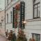 Moon Garden Old Town Hotel