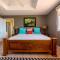 Luxury Five-Bedroom Oasis in Playa Flamingo with a Private Pool and Stylish Decor