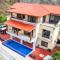 Ocean-View 2-BD Condo with Pool Ocean-View 2-BD Condo with Pool