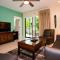 Colorful 3-BD Unit Opening on Pool