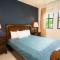 Colorful 3-BD Unit Opening on Pool