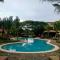 Colorful 3-BD Unit Opening on Pool