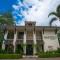 Impressively designed and decorated 3rd-floor space overlooking pool in Coco Impressively designed and decorated 3rd-floor space overlooking pool in Coco