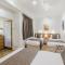 Falcon Hotel