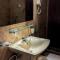 Nirosha Guest House