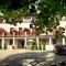Art & Garden Residence