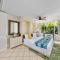 Hale Ono Loa 120 · HOL 120 Oceanfront 2BD w Ocean View AC Pool