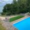Avocet 2 Luxury Apartment with Pool and Parking