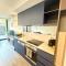 CBD - Pool - Sleeps 4 - Parking
