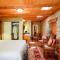 The Emerald Iguana Inn